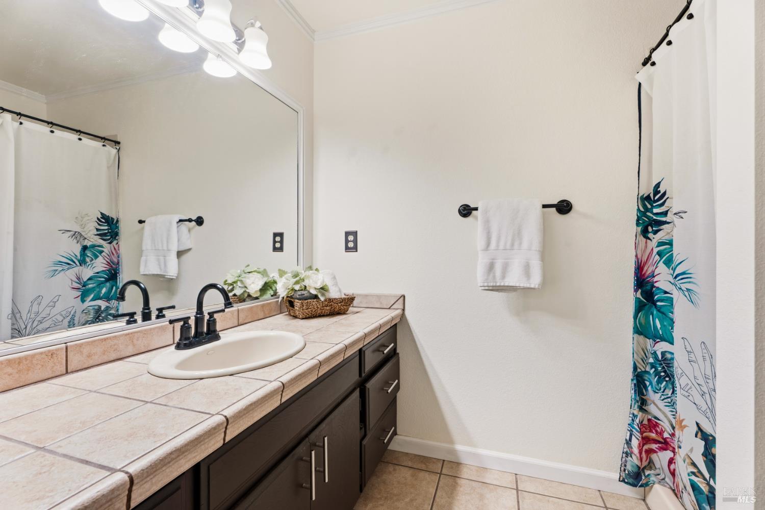 8960 East Road Redwood Valley CA 95470