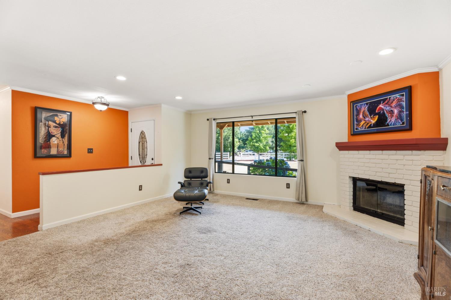 8960 East Road Redwood Valley CA 95470