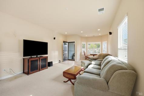 109 Douglas Fir Circle Cloverdale CA 95425