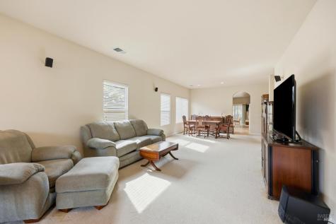 109 Douglas Fir Circle Cloverdale CA 95425