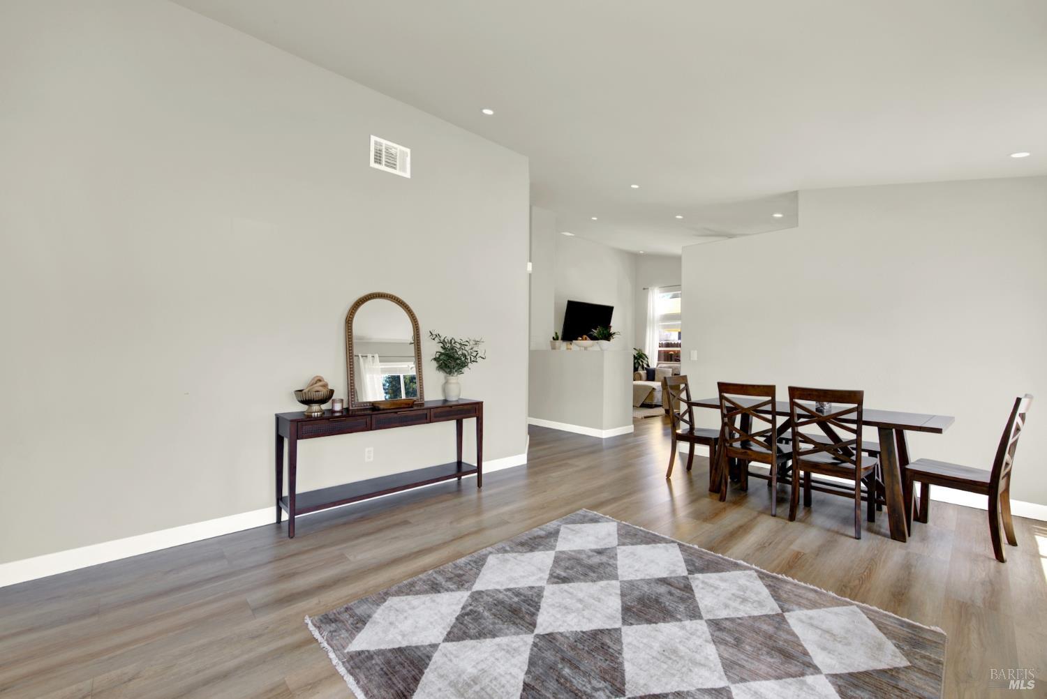 805 Wiegand Way Dixon CA 95620