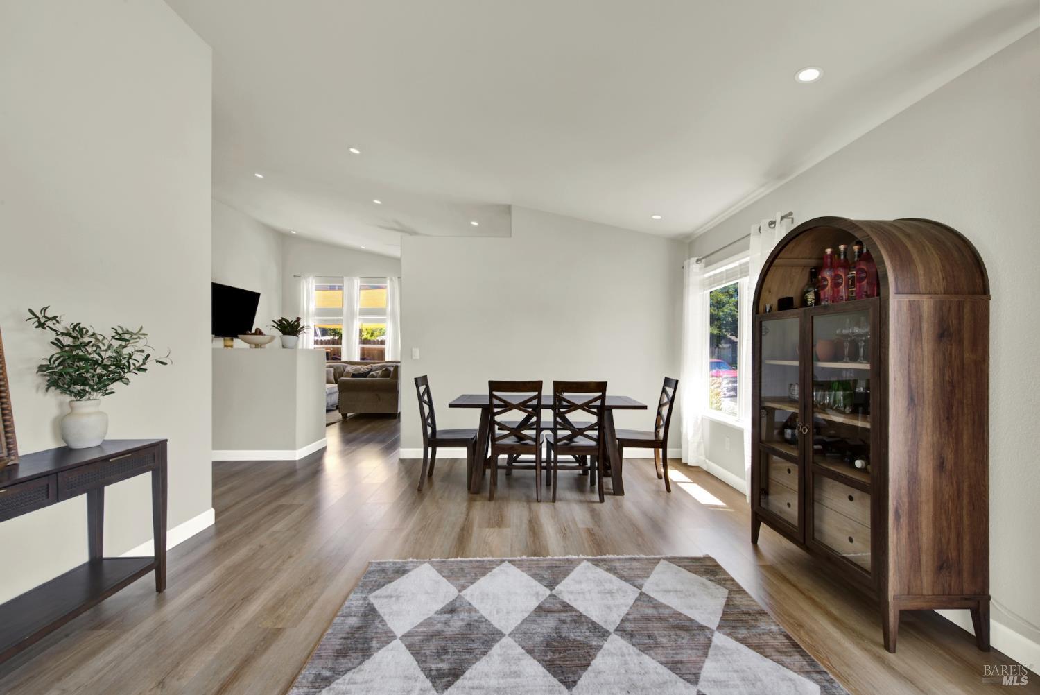 805 Wiegand Way Dixon CA 95620
