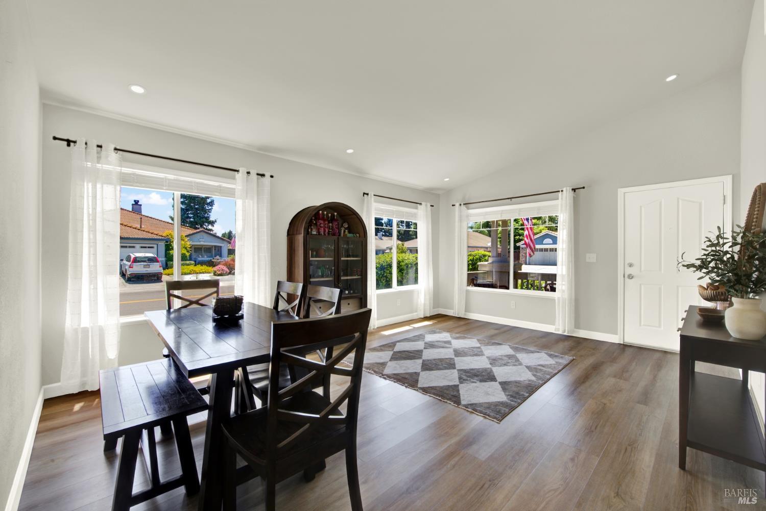 805 Wiegand Way Dixon CA 95620