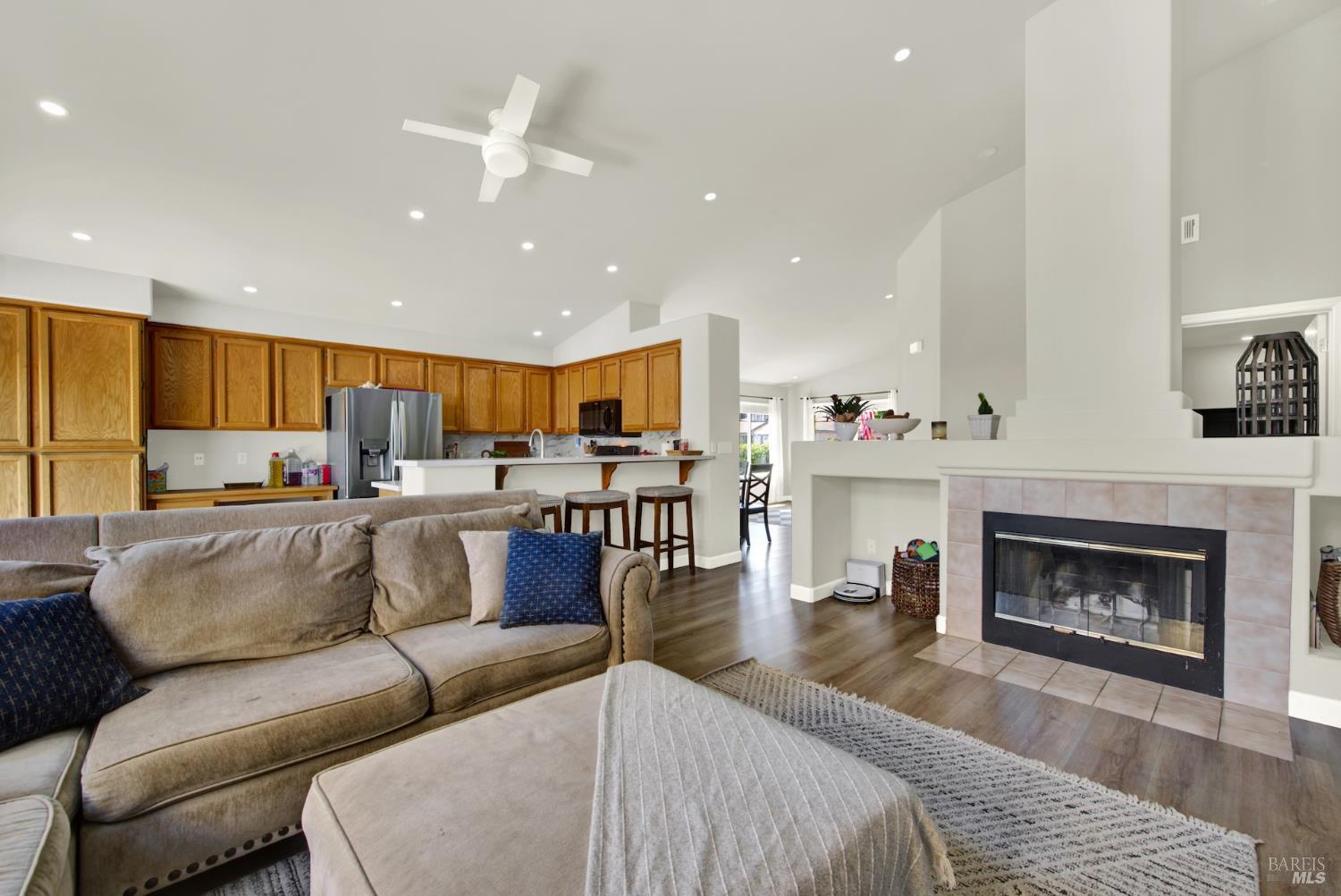 805 Wiegand Way Dixon CA 95620