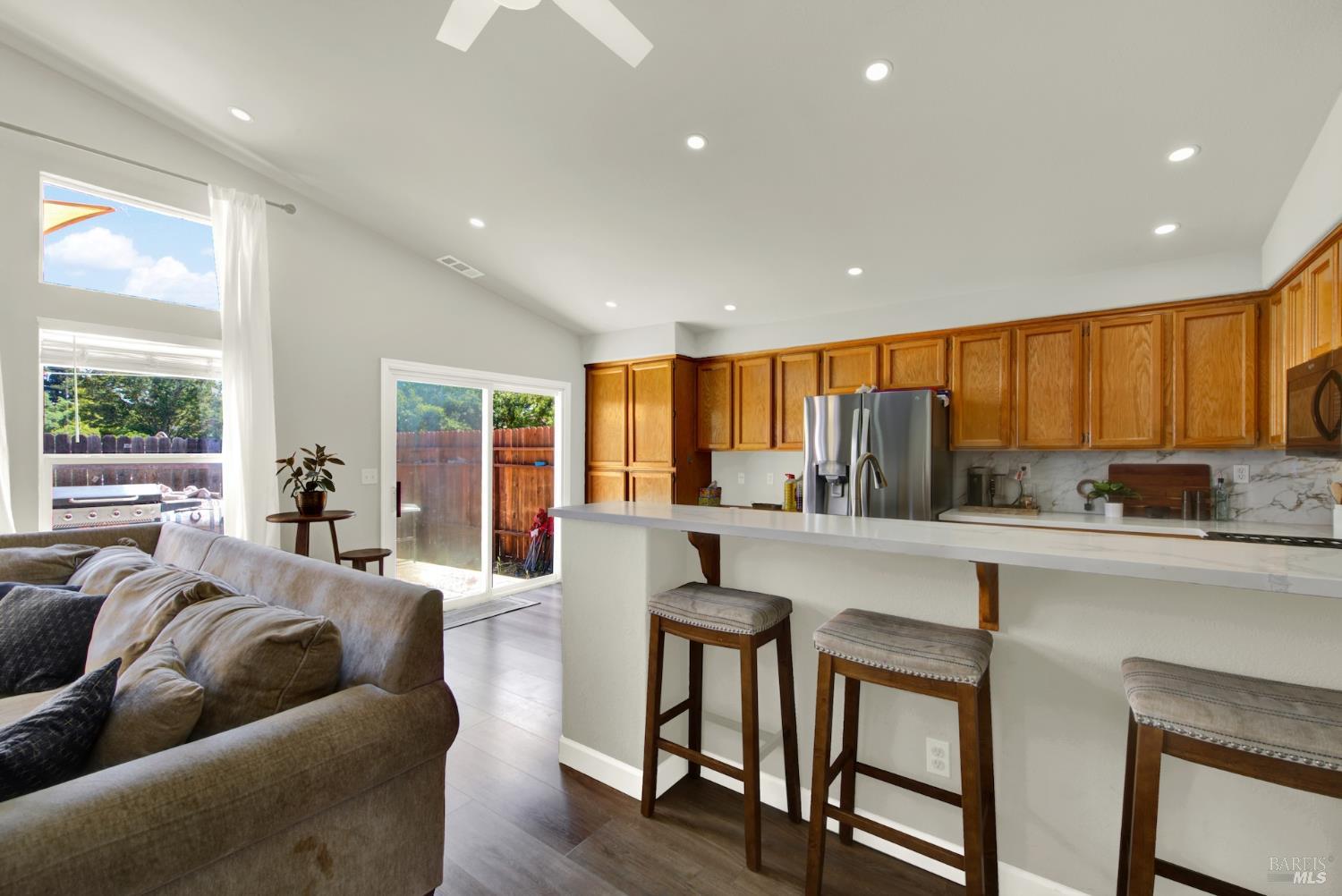 805 Wiegand Way Dixon CA 95620
