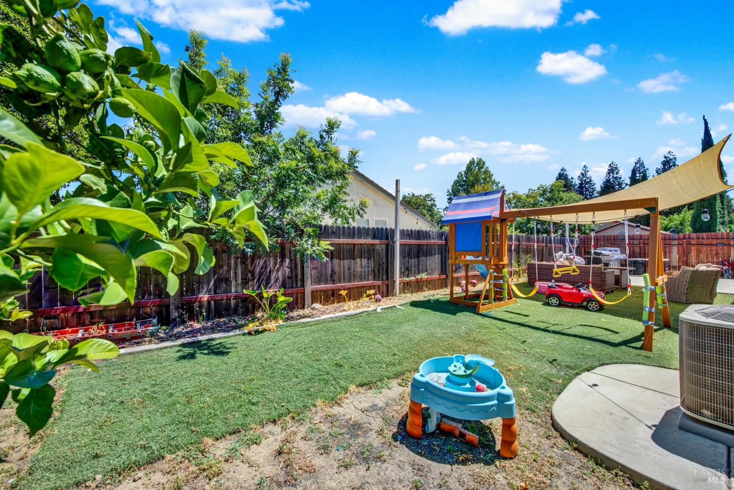 805 Wiegand Way Dixon CA 95620