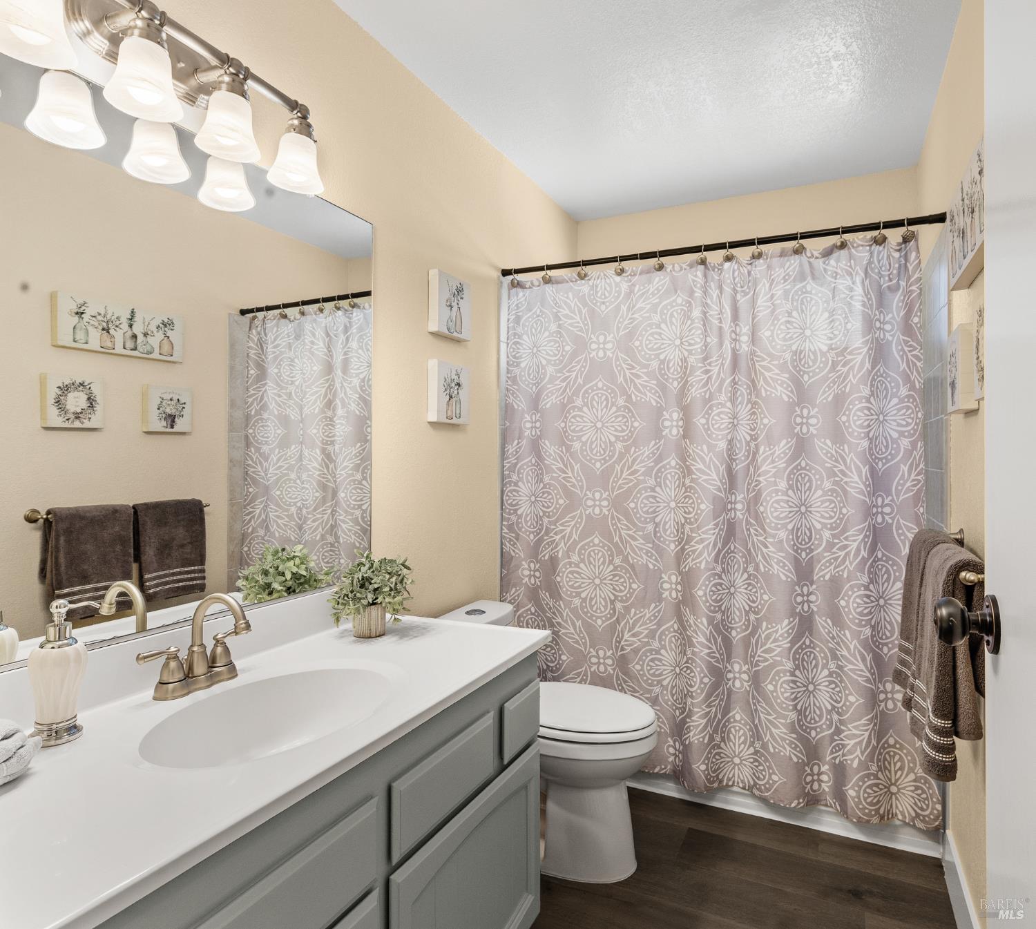 1756 Arroyo Sierra Avenue Santa Rosa CA 95405