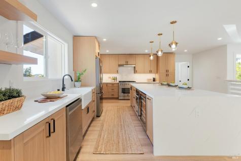 15 San Joaquin Place Novato CA 94947