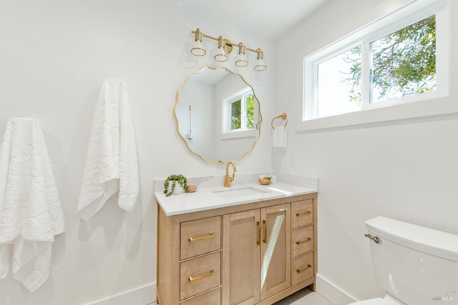 15 San Joaquin Place Novato CA 94947