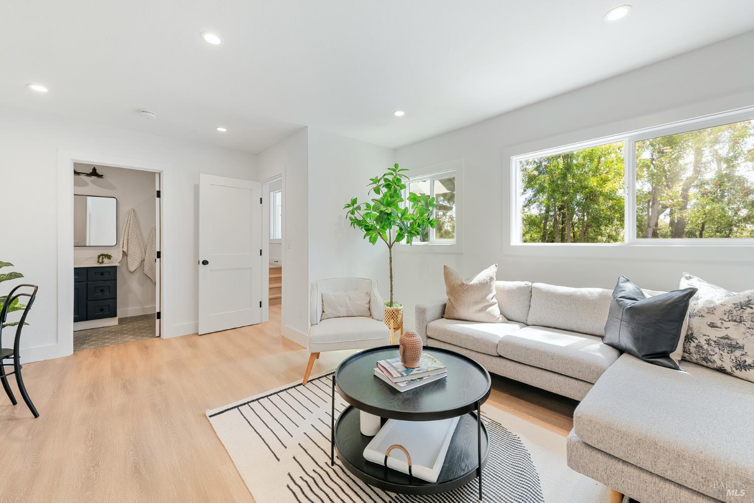 15 San Joaquin Place Novato CA 94947