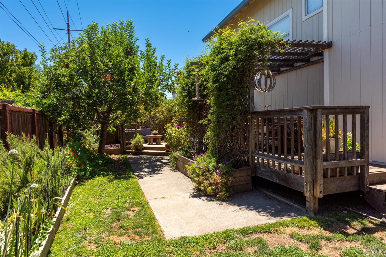 2528 Pawnee Street Santa Rosa CA 95403