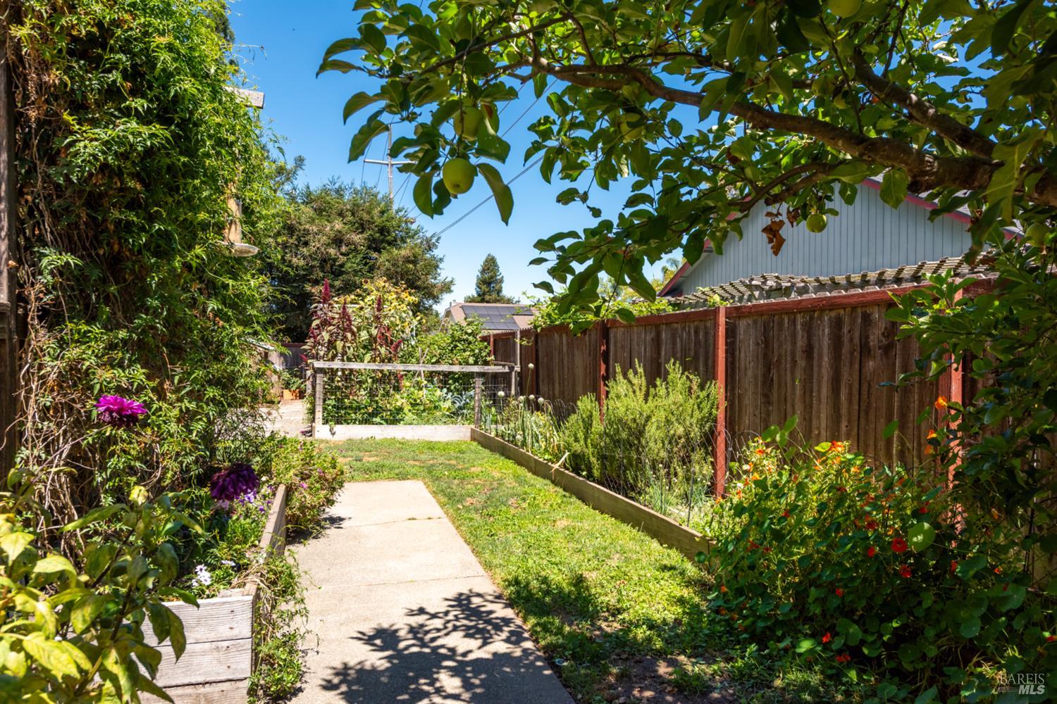 2528 Pawnee Street Santa Rosa CA 95403