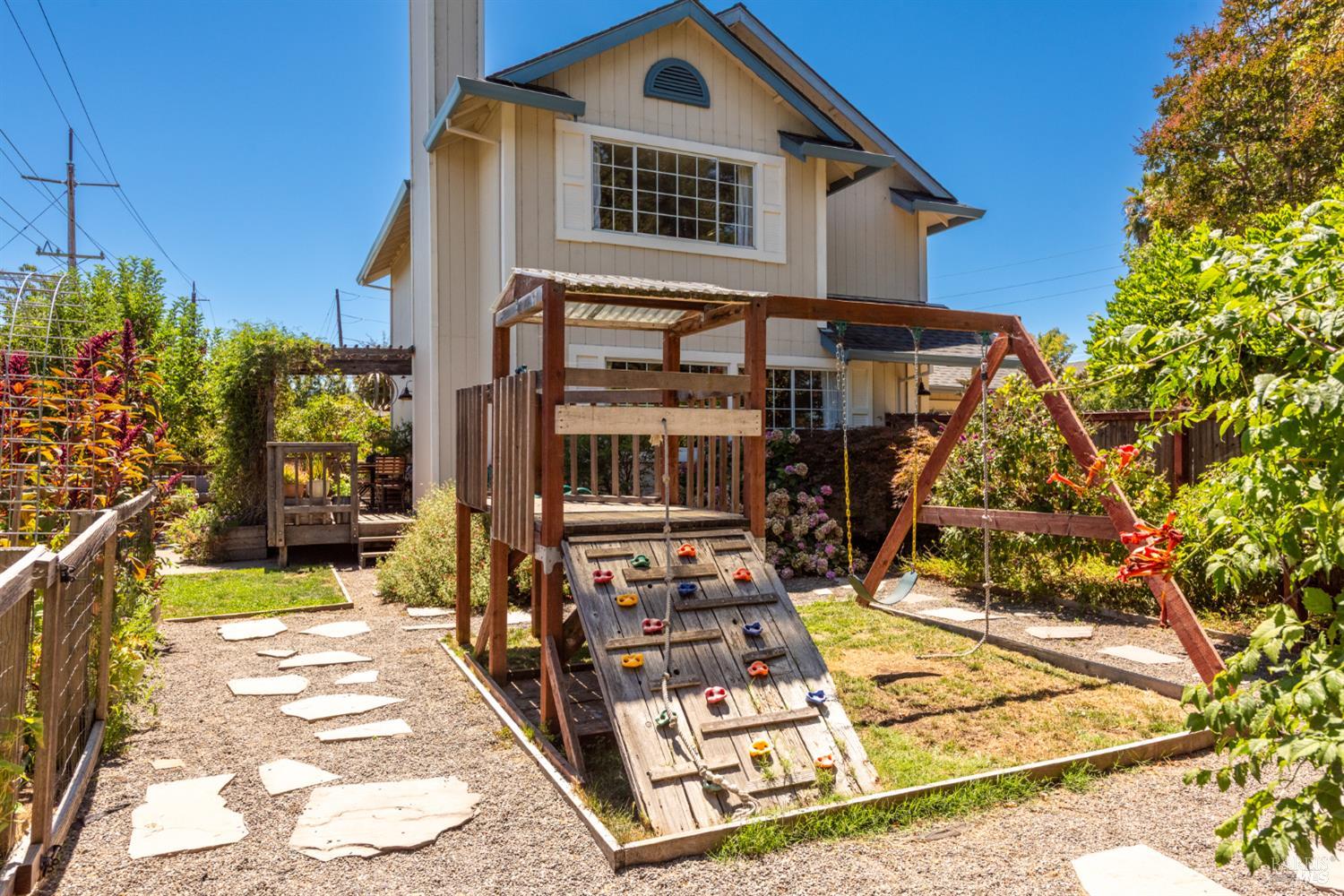 2528 Pawnee Street Santa Rosa CA 95403