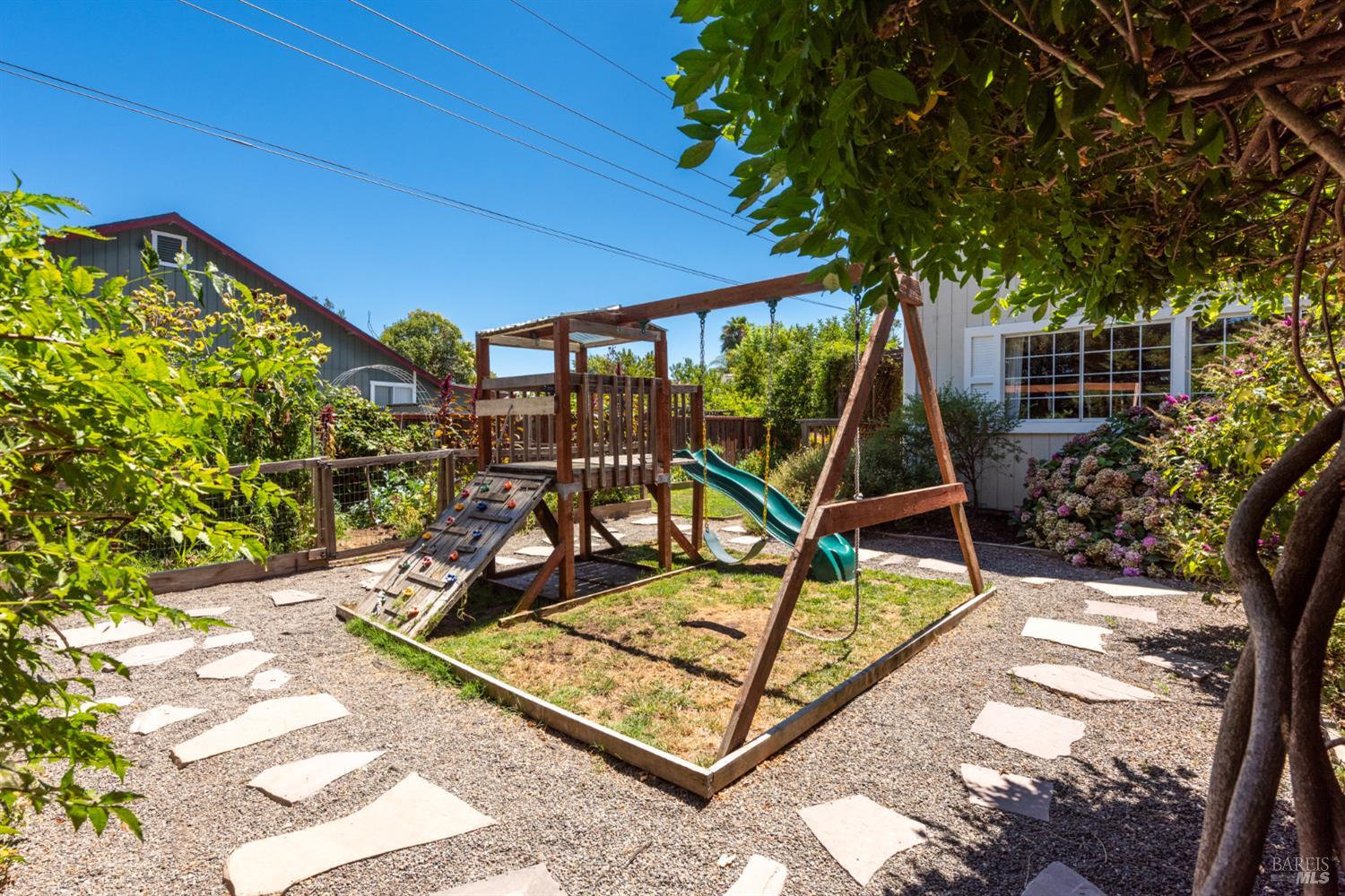 2528 Pawnee Street Santa Rosa CA 95403