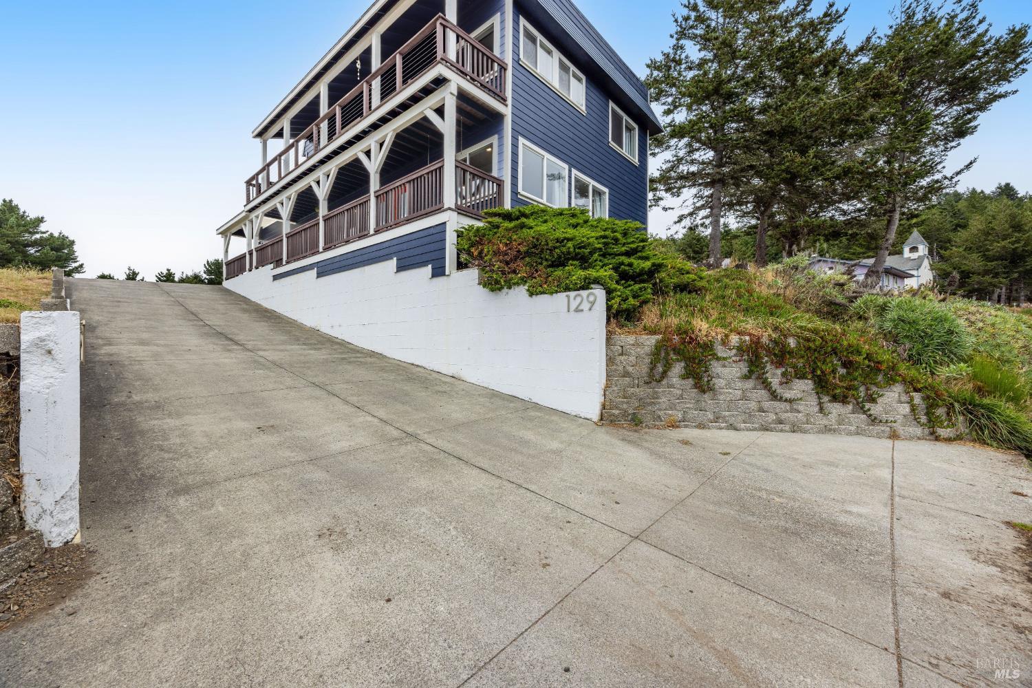 129 Lower Pacific Drive Shelter Cove CA 95589