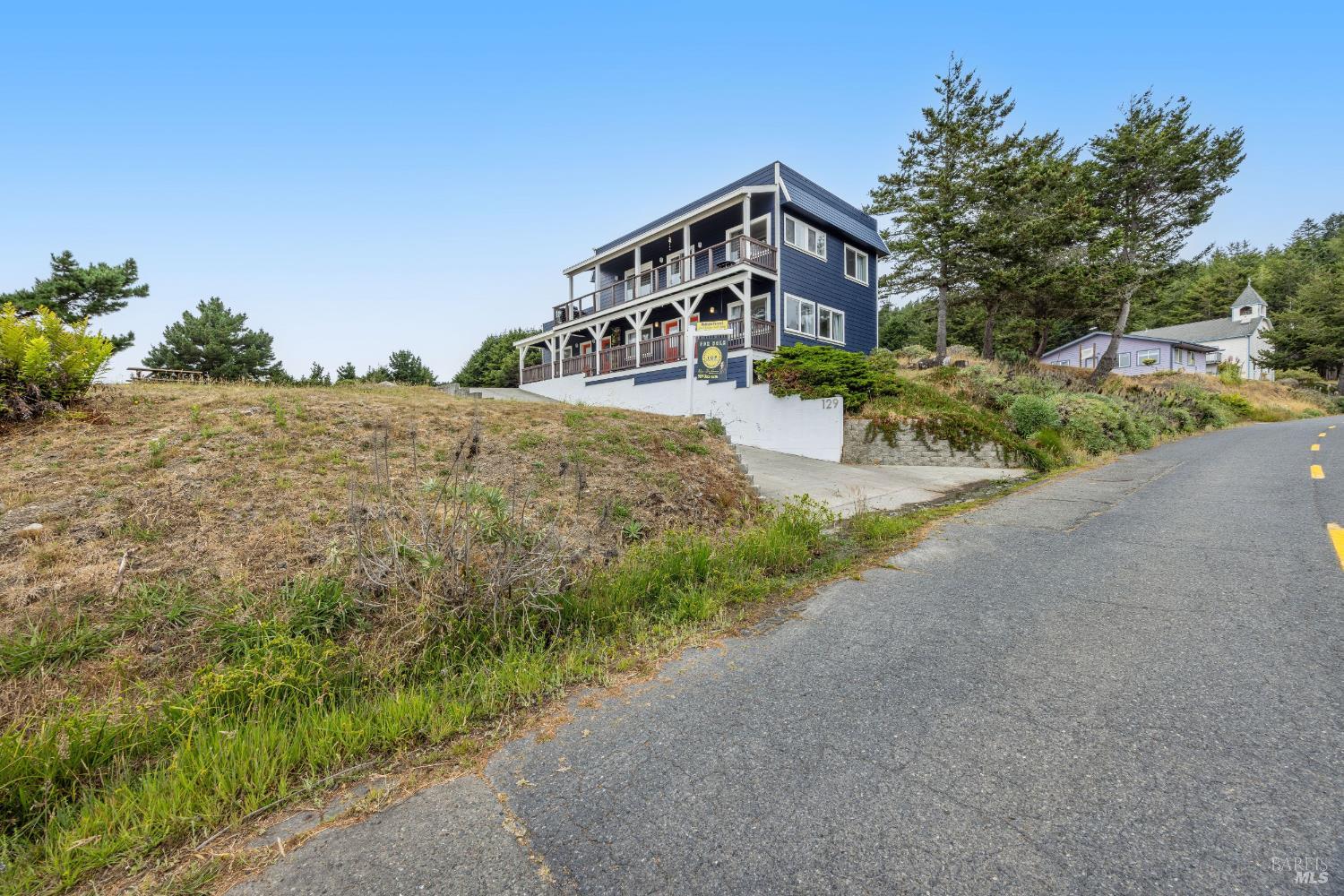 129 Lower Pacific Drive Shelter Cove CA 95589