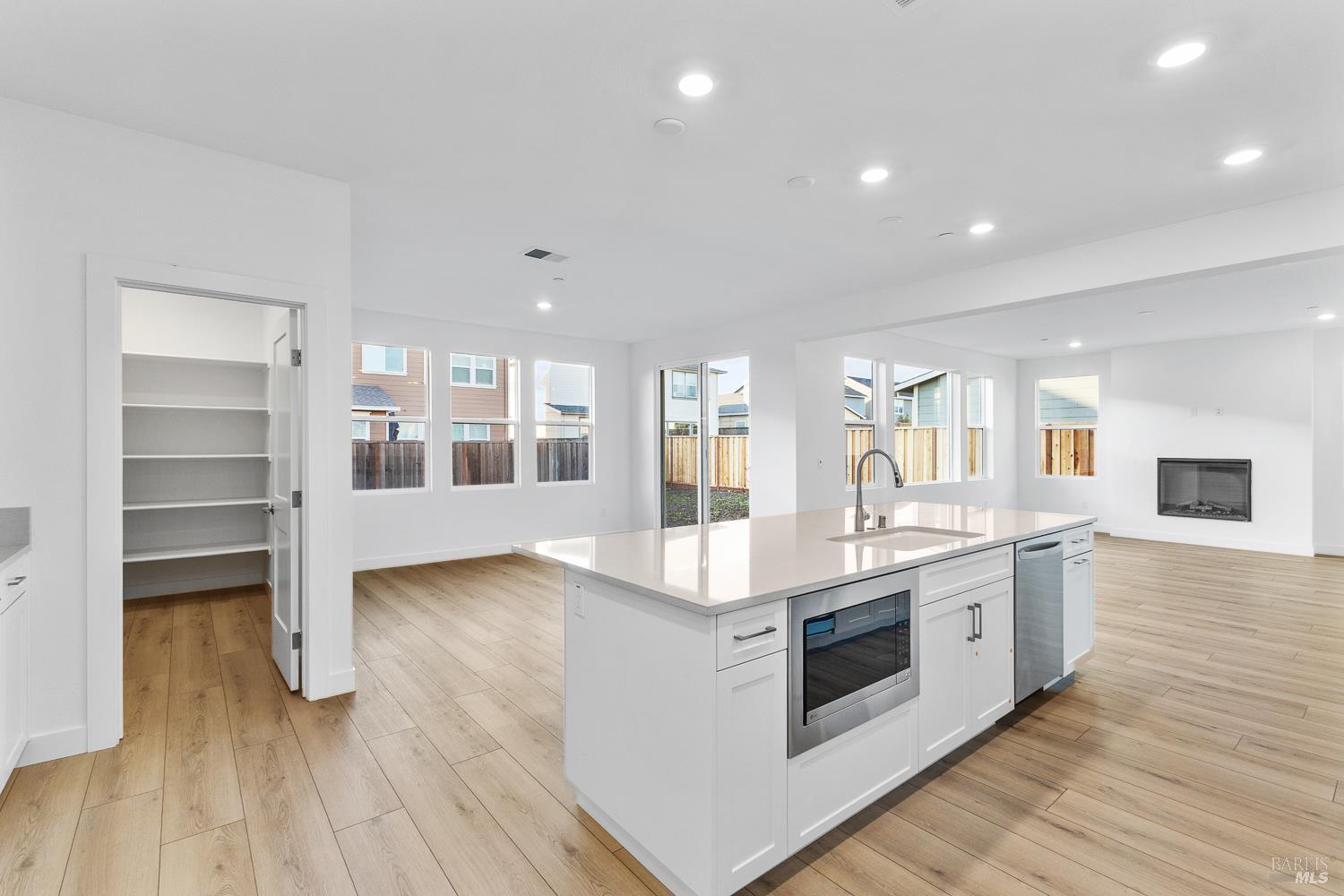 7337 Willowglen Drive Rohnert Park CA 94928