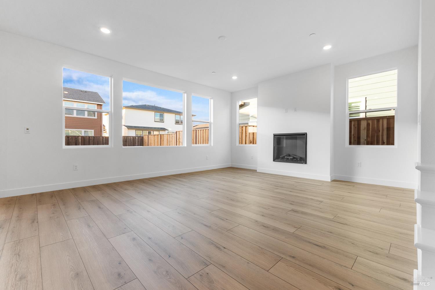 7337 Willowglen Drive Rohnert Park CA 94928