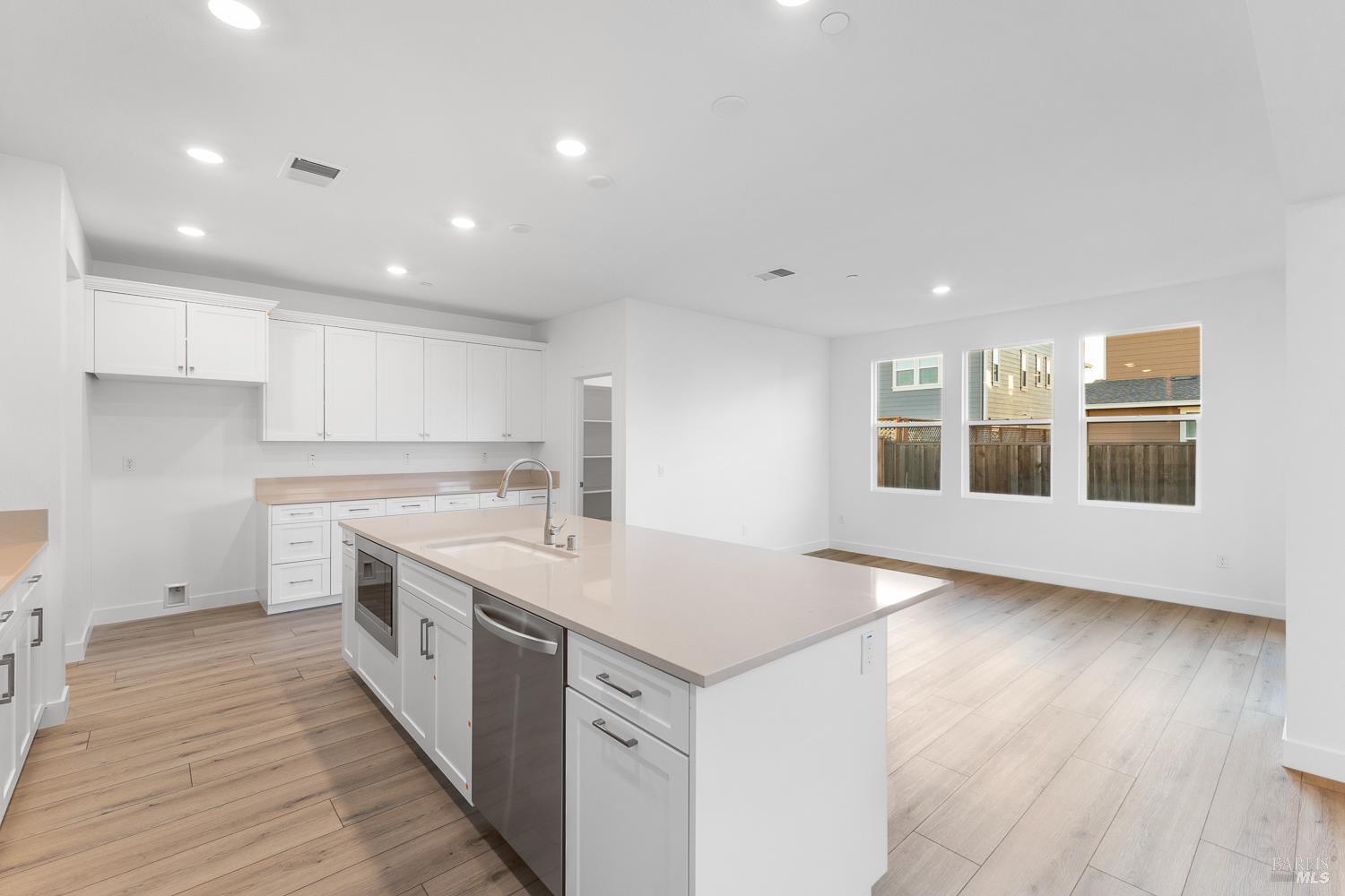 7337 Willowglen Drive Rohnert Park CA 94928