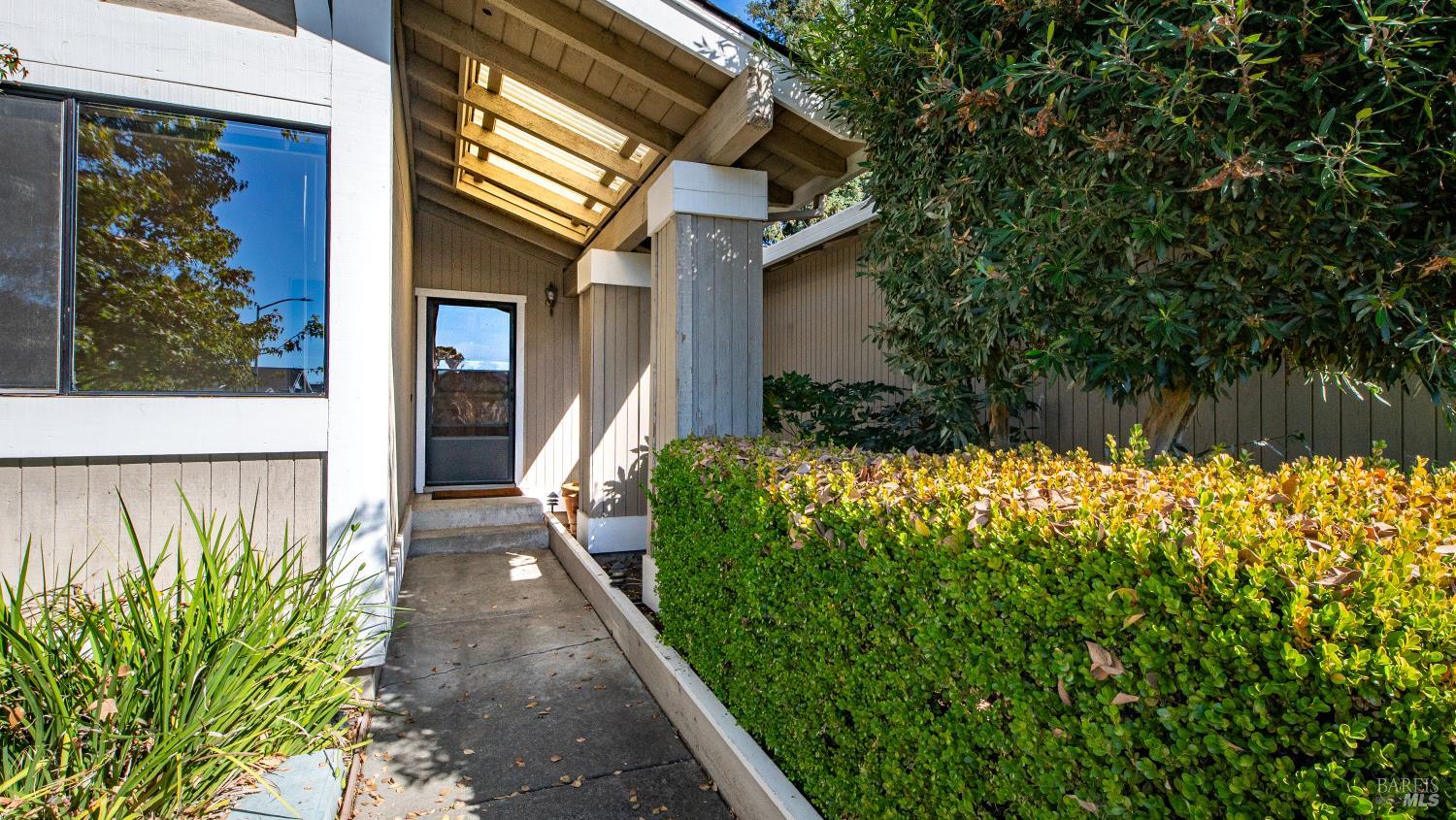 1567 Cerro Sonoma Circle Petaluma CA 94954