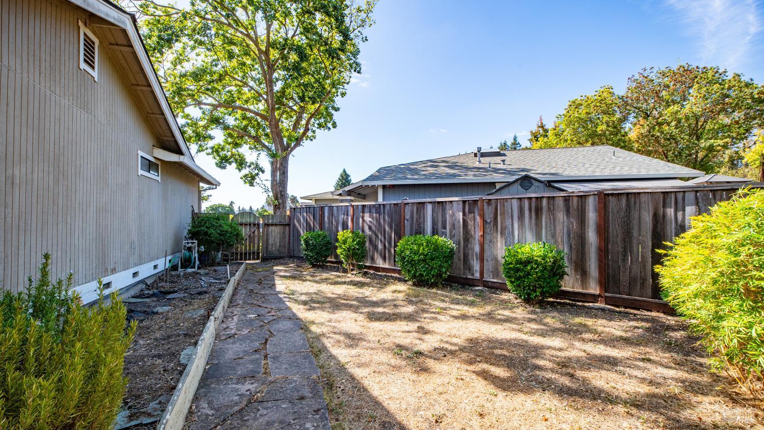 1567 Cerro Sonoma Circle Petaluma CA 94954
