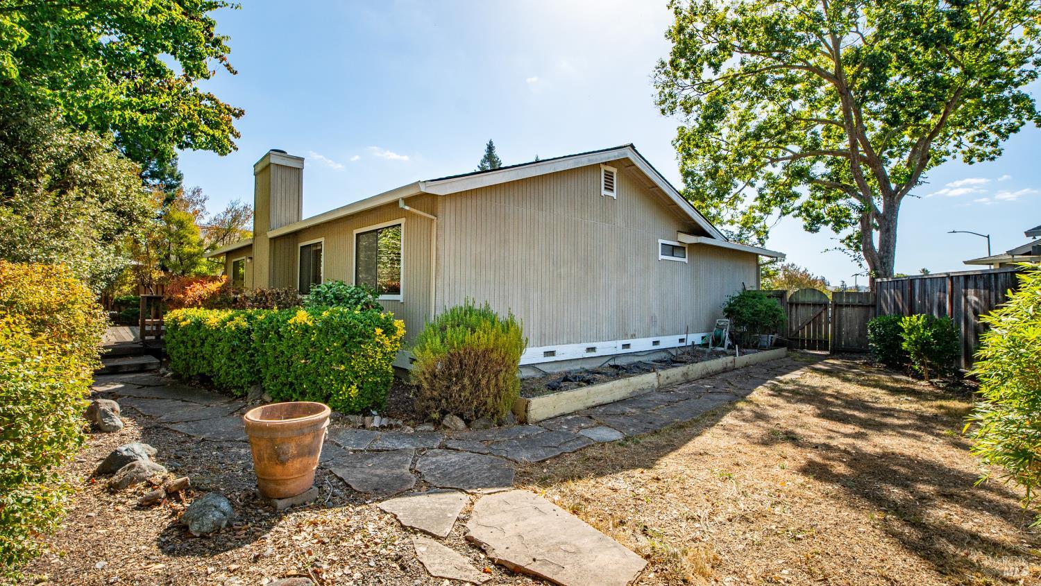 1567 Cerro Sonoma Circle Petaluma CA 94954