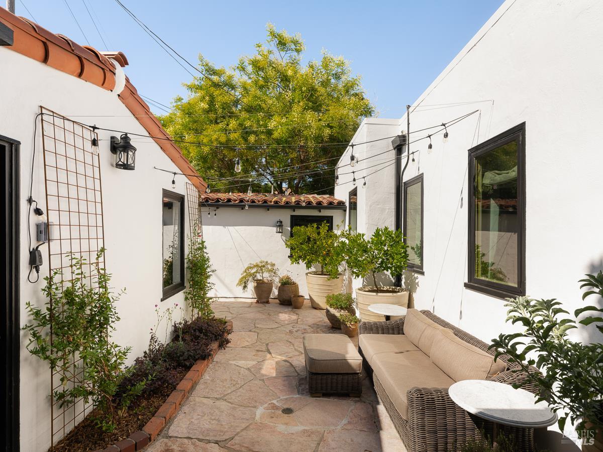 100 Meadowcroft Drive San Anselmo CA 94960