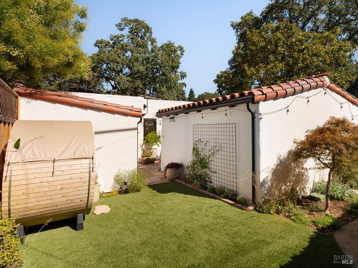 100 Meadowcroft Drive San Anselmo CA 94960