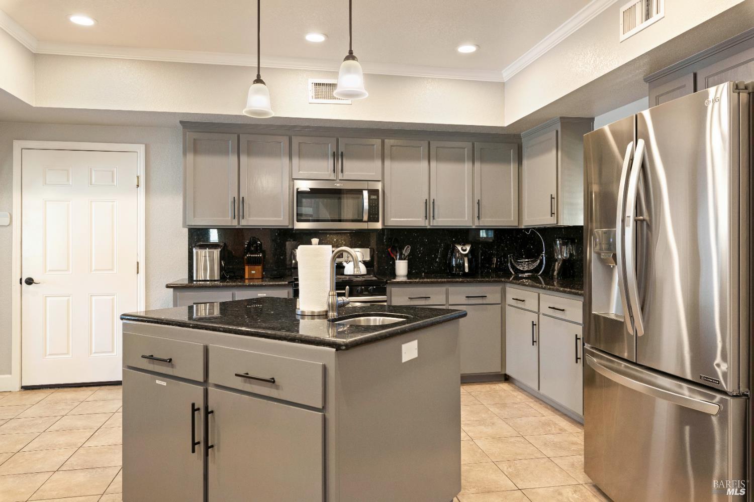11115 Lakeshore Drive Clearlake CA 95424
