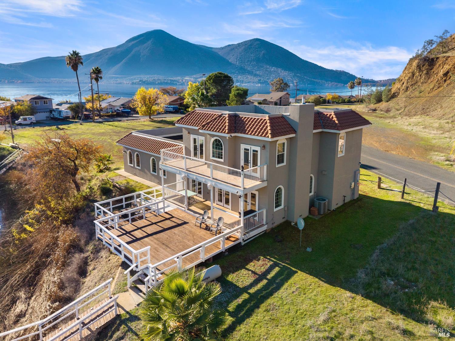 11115 Lakeshore Drive Clearlake CA 95424