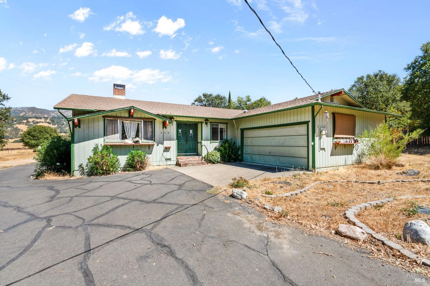 590 Blue Oak Drive Ukiah CA 95482