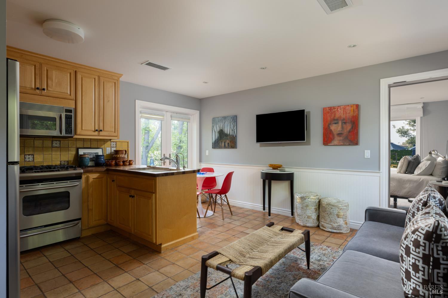 905 Charter Oak Avenue St. Helena CA 94574