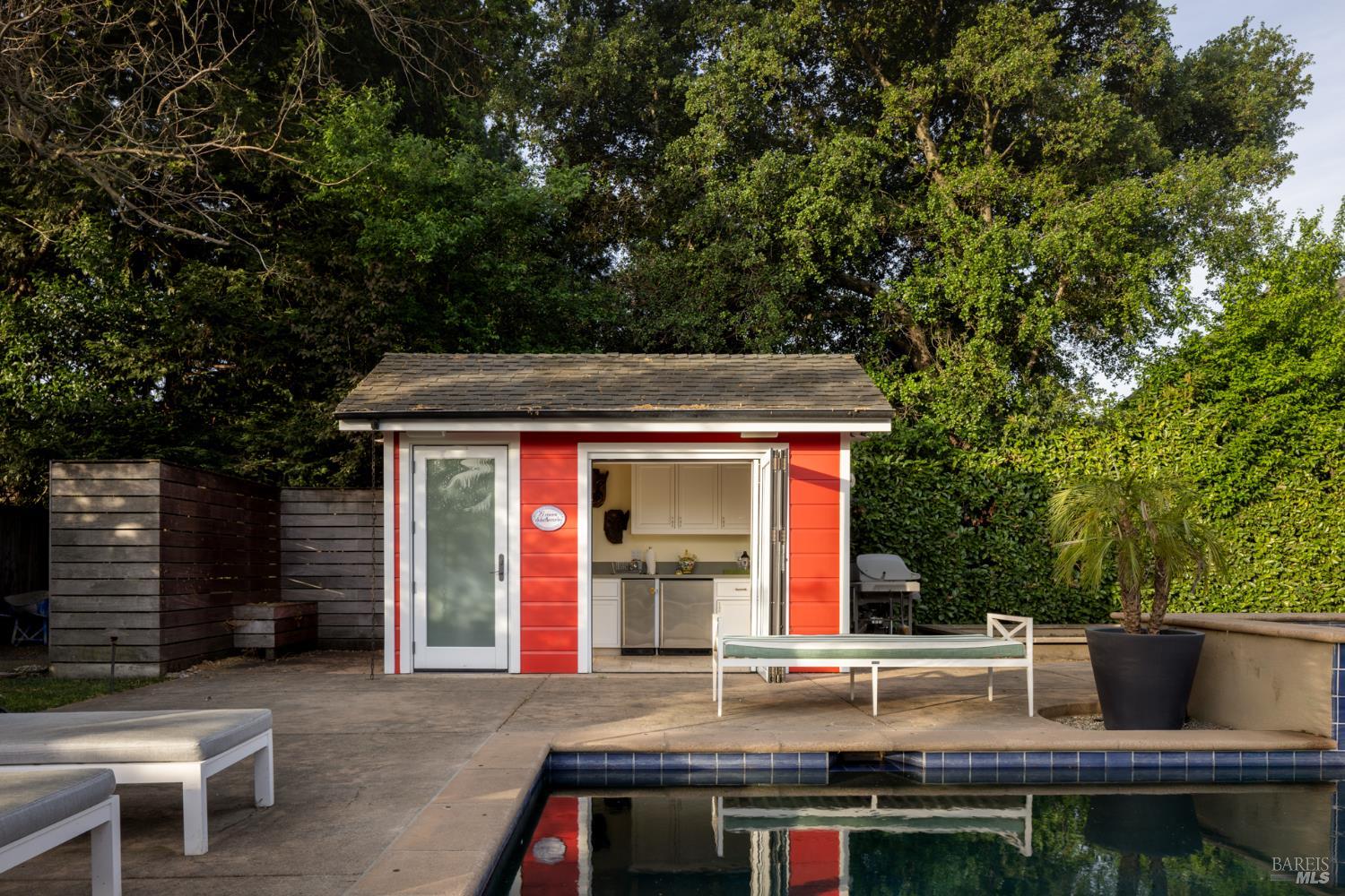 905 Charter Oak Avenue St. Helena CA 94574