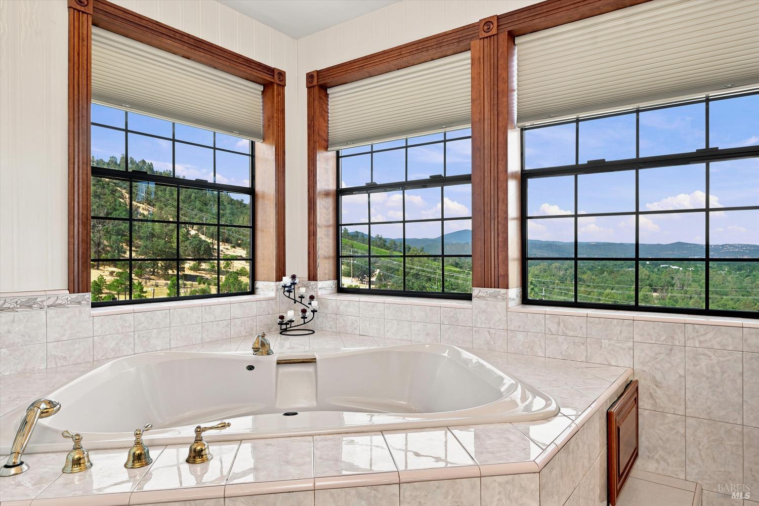 2511 State Highway 53 Clearlake CA 95422