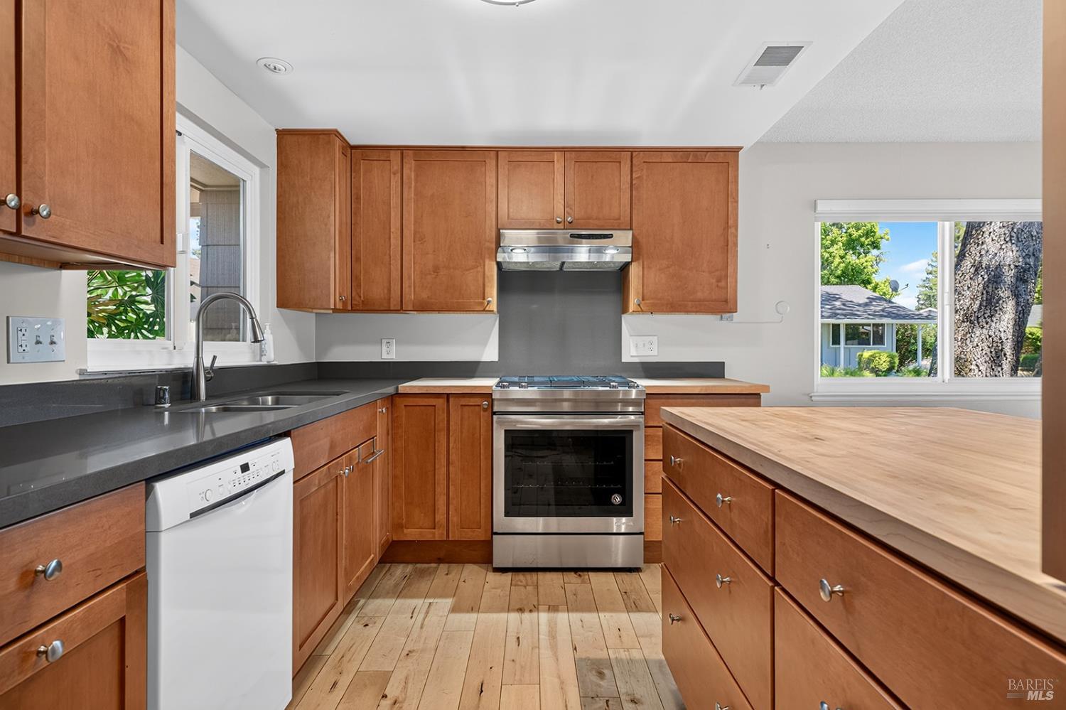 402 Meadowgreen Drive Santa Rosa CA 95409