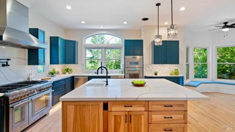 1362 Manzanita Court Santa Rosa CA 95404