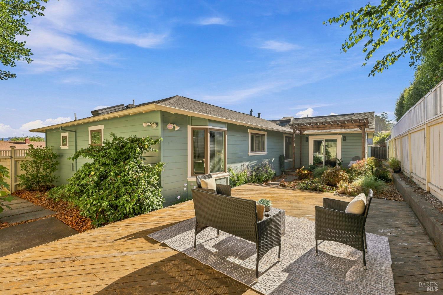 956 Phillips Avenue Petaluma CA 94952