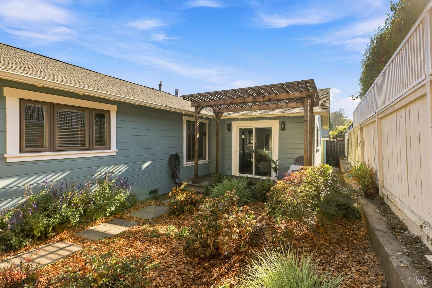 956 Phillips Avenue Petaluma CA 94952