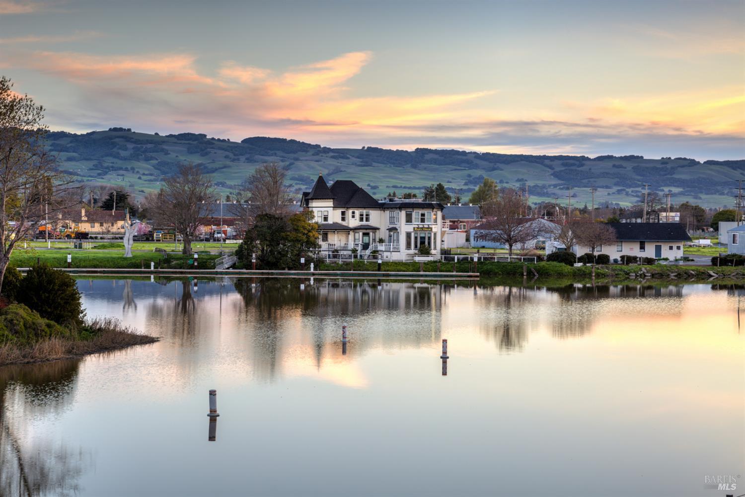956 Phillips Avenue Petaluma CA 94952