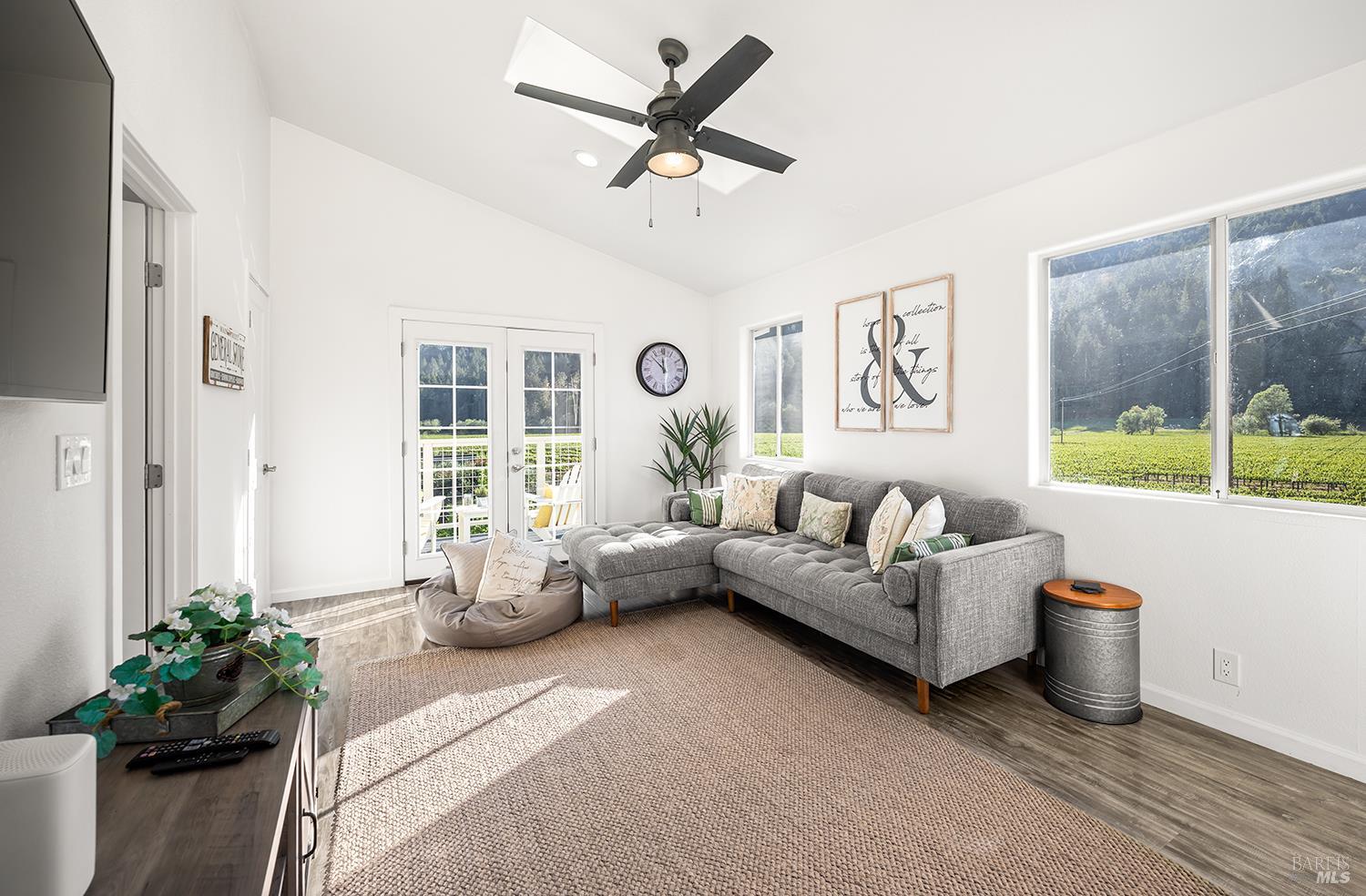 16530 Laughlin Road Guerneville CA 95446