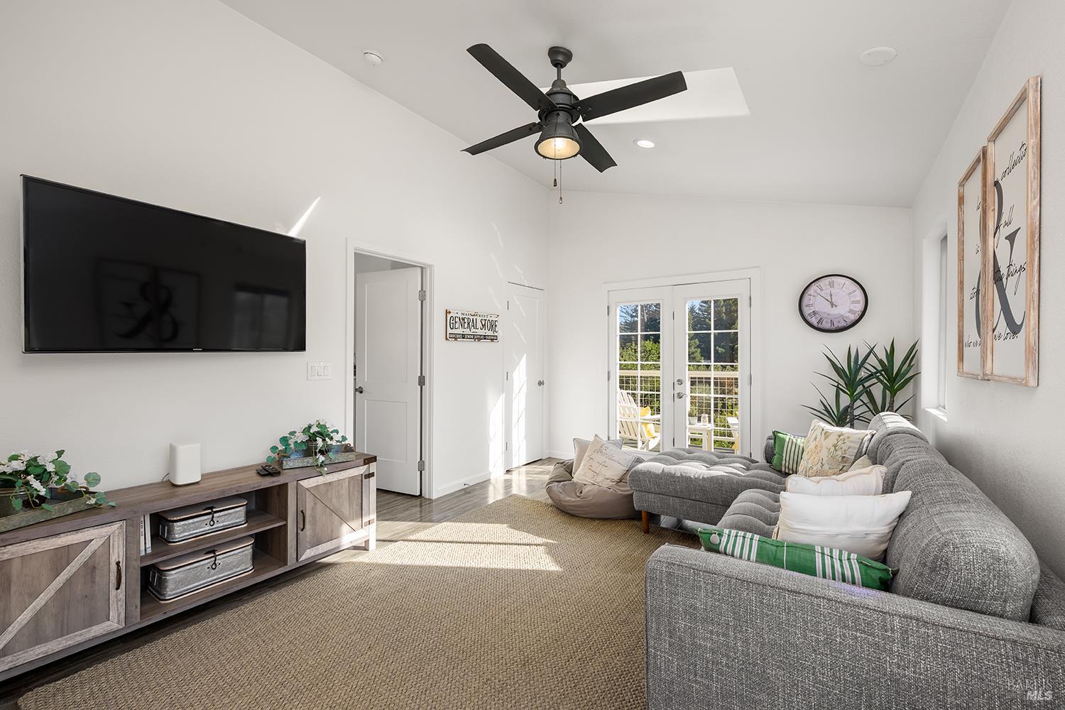 16530 Laughlin Road Guerneville CA 95446
