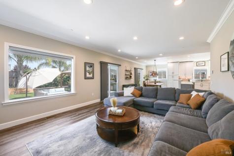 1325 Dogwood Drive Santa Rosa CA 95403