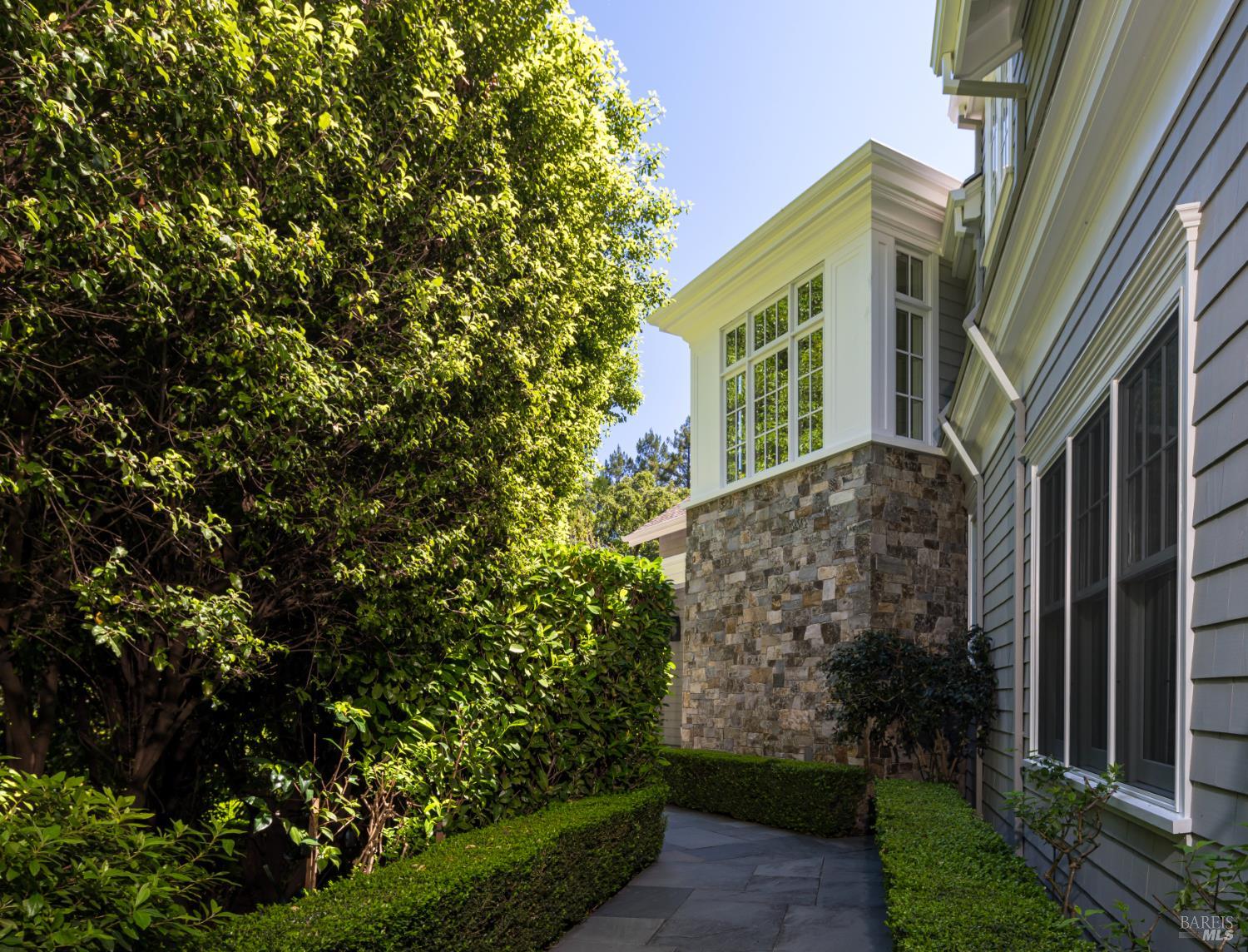 19 Woodside Way Ross CA 94957
