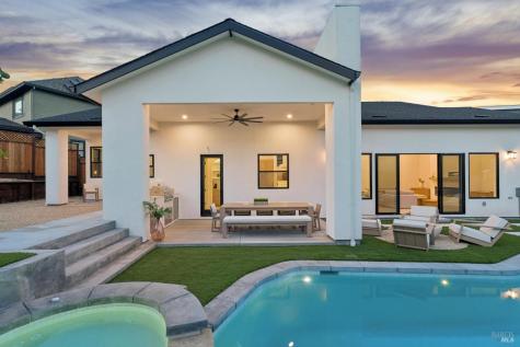 2154 Vintage Circle Santa Rosa CA 95404