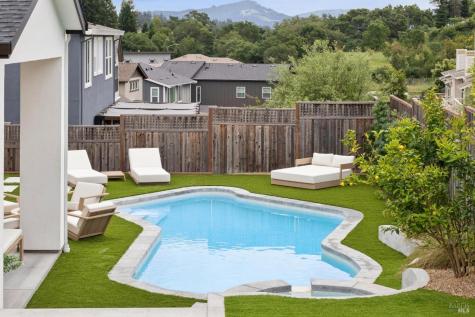 2154 Vintage Circle Santa Rosa CA 95404