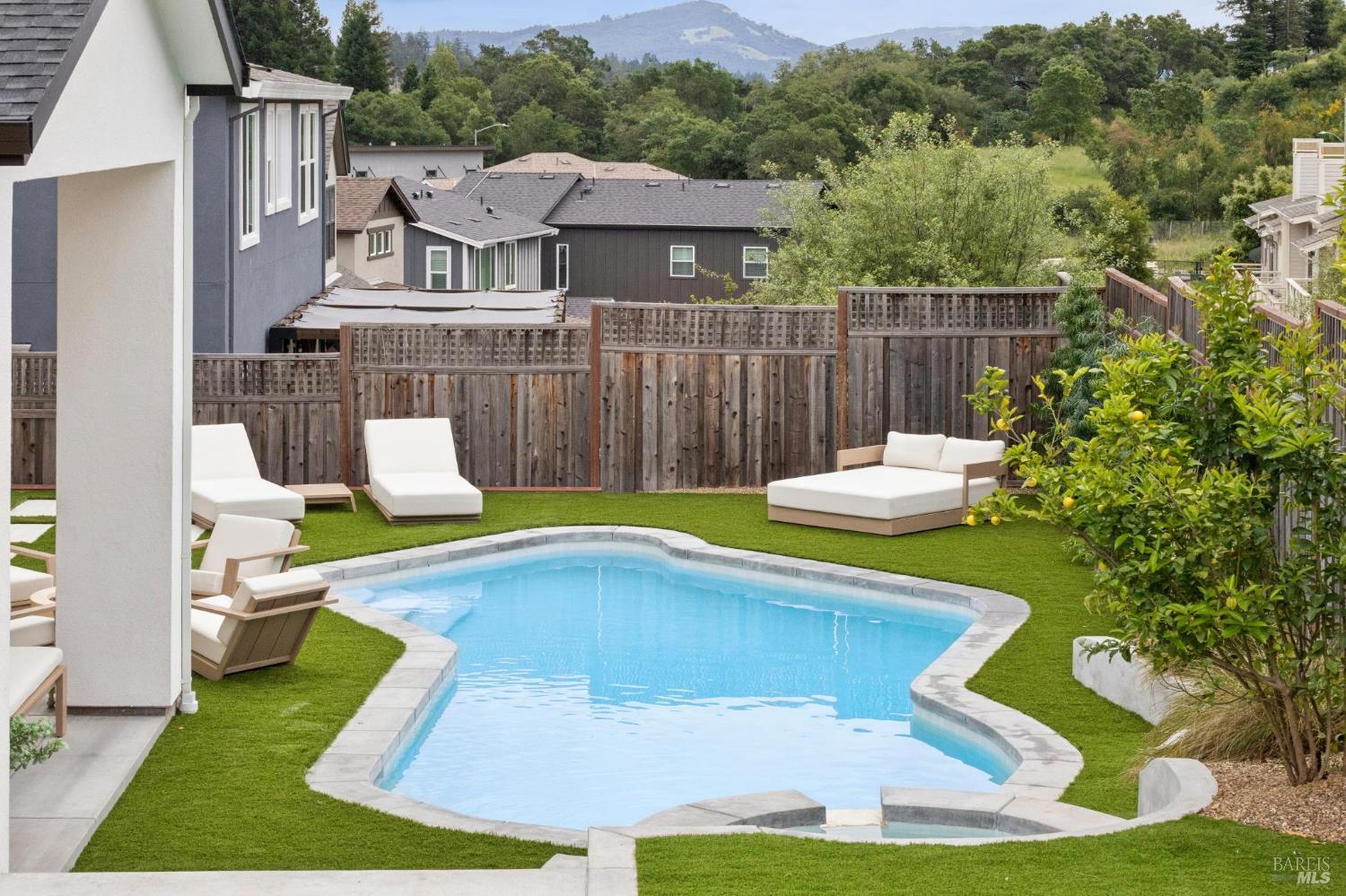 2154 Vintage Circle Santa Rosa CA 95404