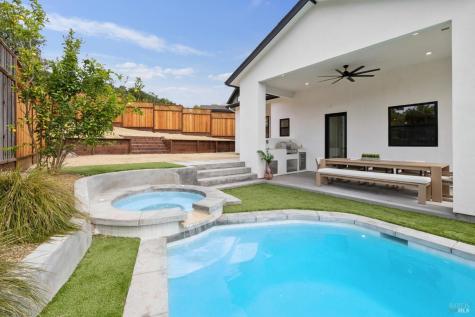 2154 Vintage Circle Santa Rosa CA 95404
