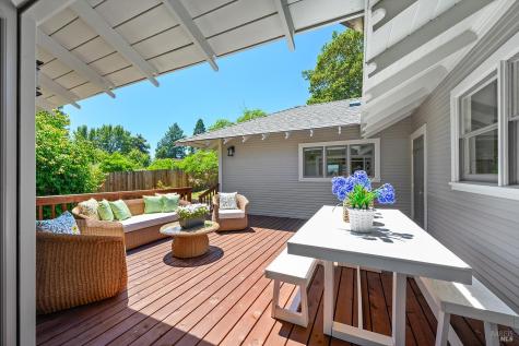 614 Live Oak Avenue Sebastopol CA 95472