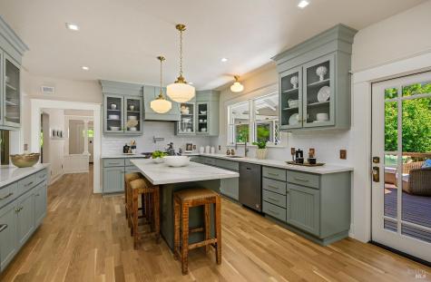 614 Live Oak Avenue Sebastopol CA 95472