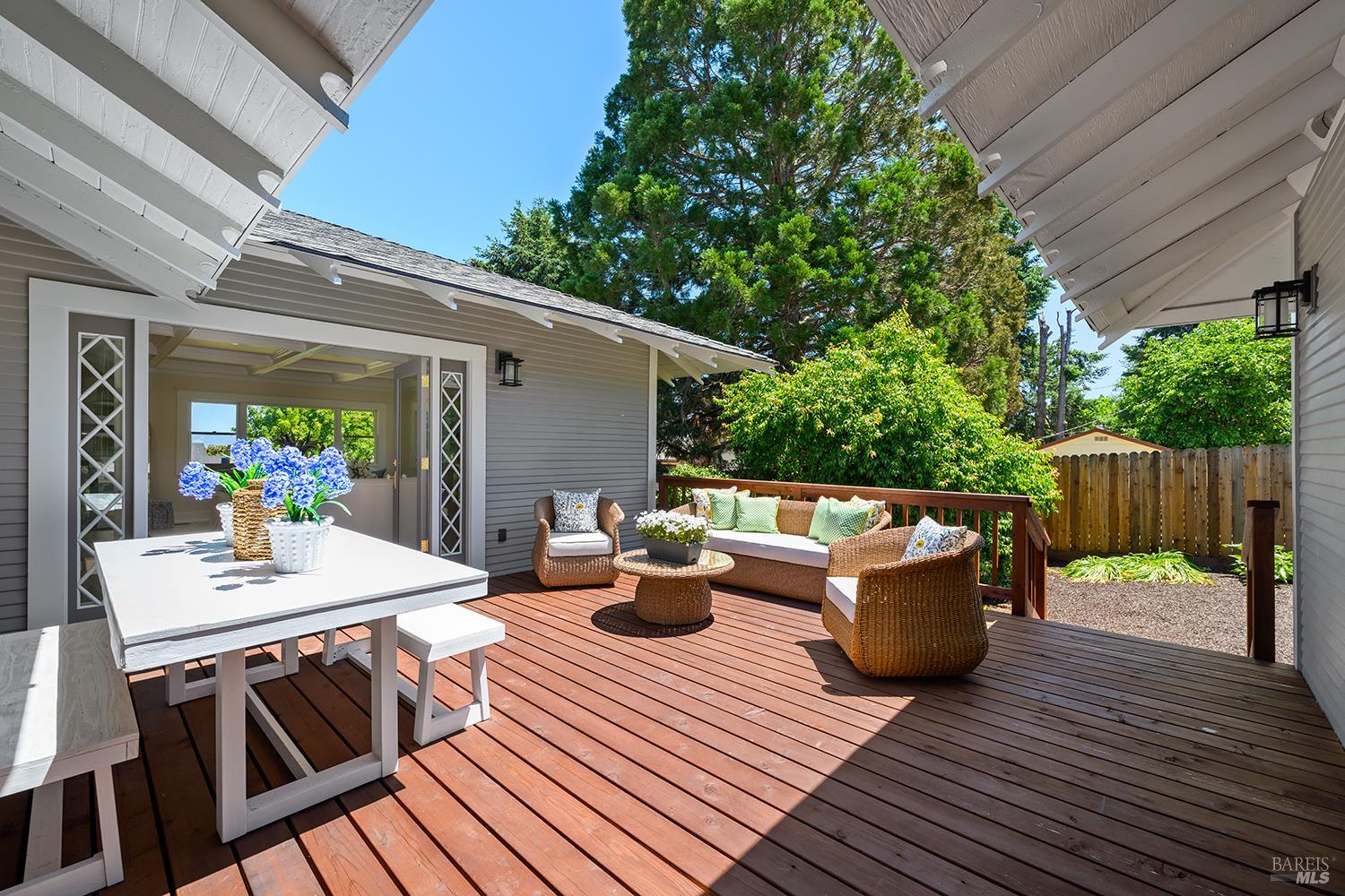 614 Live Oak Avenue Sebastopol CA 95472